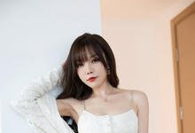 芝芝Booty紧身牛仔裤芝芝booty色诱翘臀图片2022白丝无内性感玉足-沐风文化