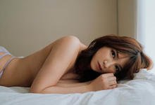 被“影迷”追到厕所！七ツ森りり(七森莉莉)吓破胆！-沐风文化